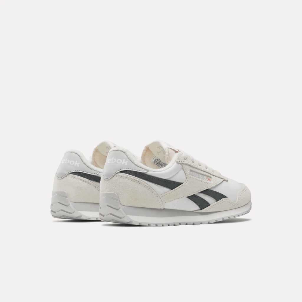 中古・古着通販】REEBOK (リーボック) スニーカー ベージュ サイズ:28ｃｍ｜ブランド・古着通販 トレファク公式【TREFAC  FASHION】スマホサイト