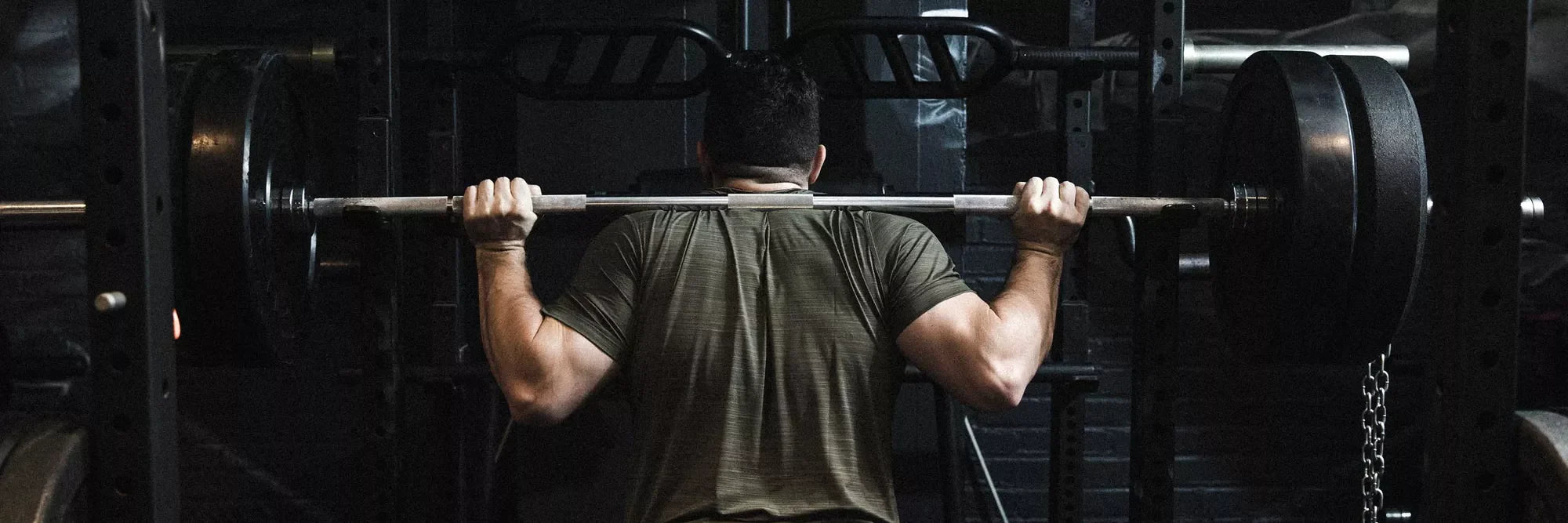 POWERLIFTING TIPS FOR BEGINNERS, ACCORDING TO THE EXPERTS