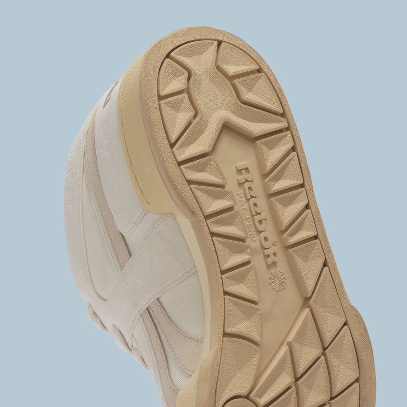 BB5600 Cut Sneakers