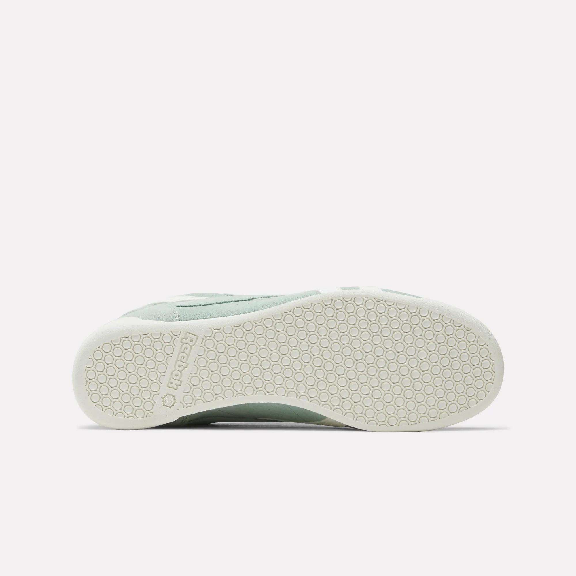 ♡さま Women's Freestyle Lo Shoes - Reebok