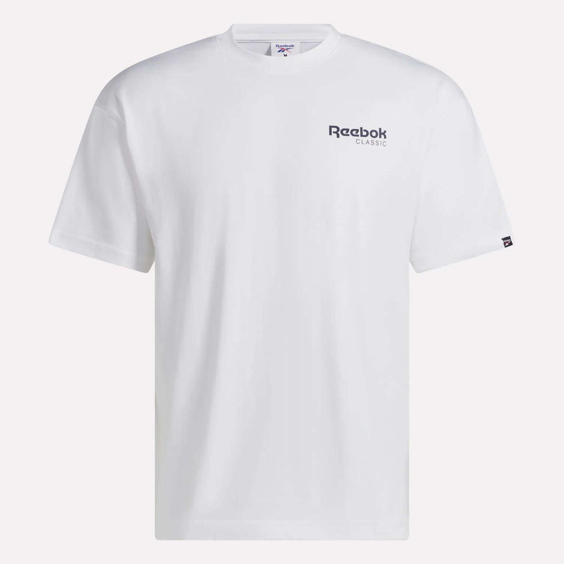 The Reebok Men’s Relaxed Logo T-Shirt is a plain white tee, showcasing a subtle Reebok Classic logo on the left chest and a small black tag on the left sleeve. Made from soft cotton, this relaxed-fit t-shirt features a crew neckline and short sleeves for everyday comfort.