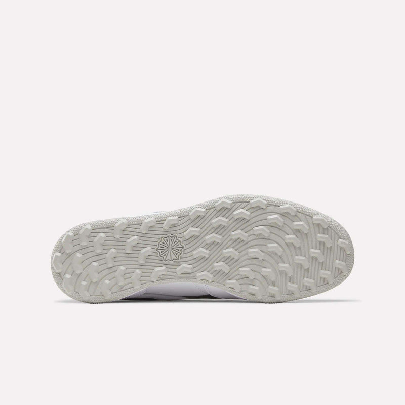 The spikeless outsole of the Men’s Club C Revenge Golf Shoes features a star-shaped logo in the center.